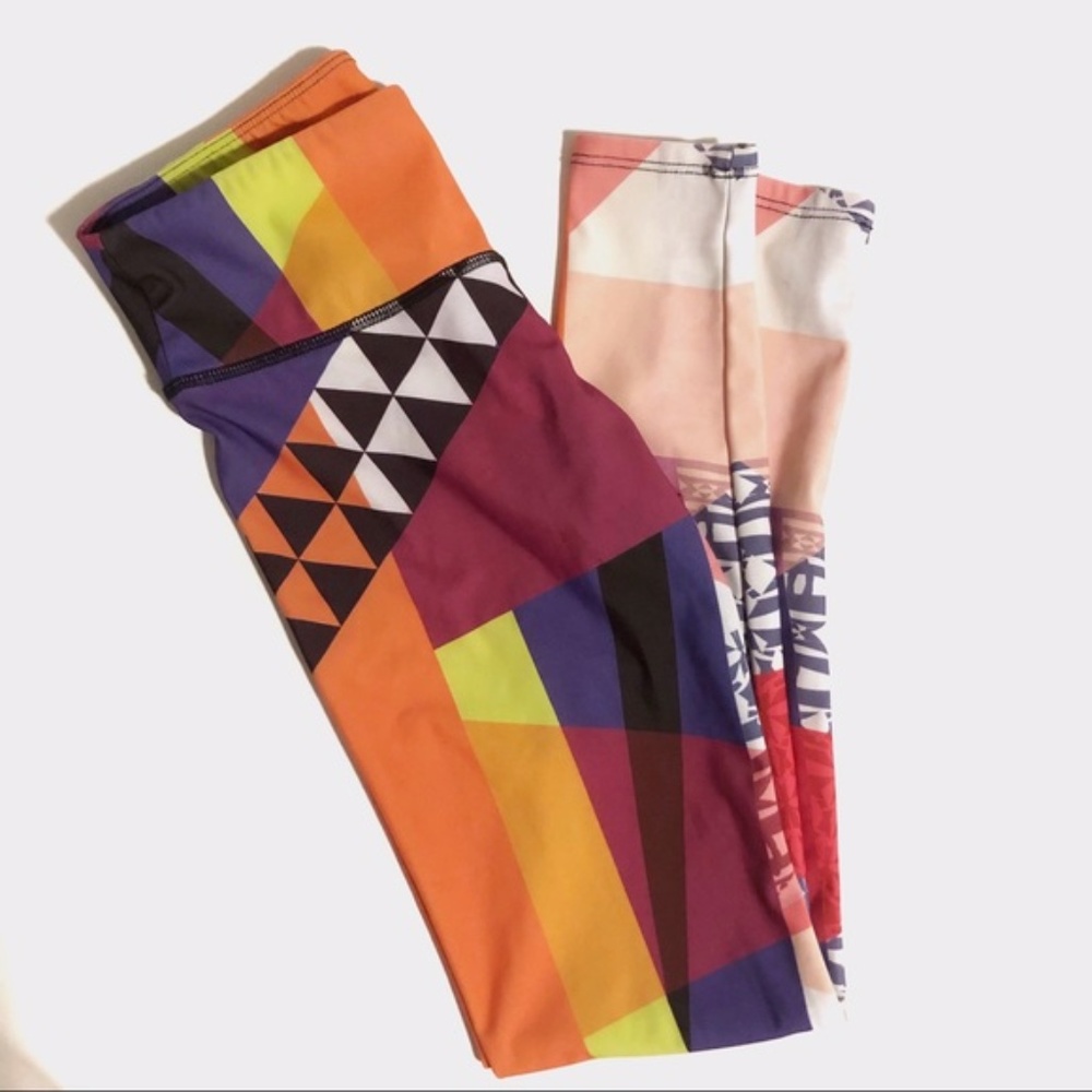 ONZIE Abstract Triangle Pattern Multi Leggings